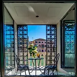 La Loggia Grand Canal